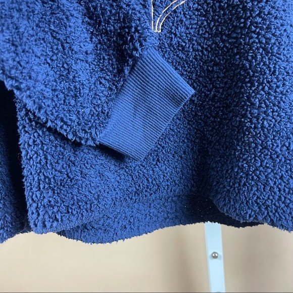 Harry Potter Small Sherpa Hogwarts Crest Pullover Sweatshirt Teddy Faux Fur - Picture 5 of 8